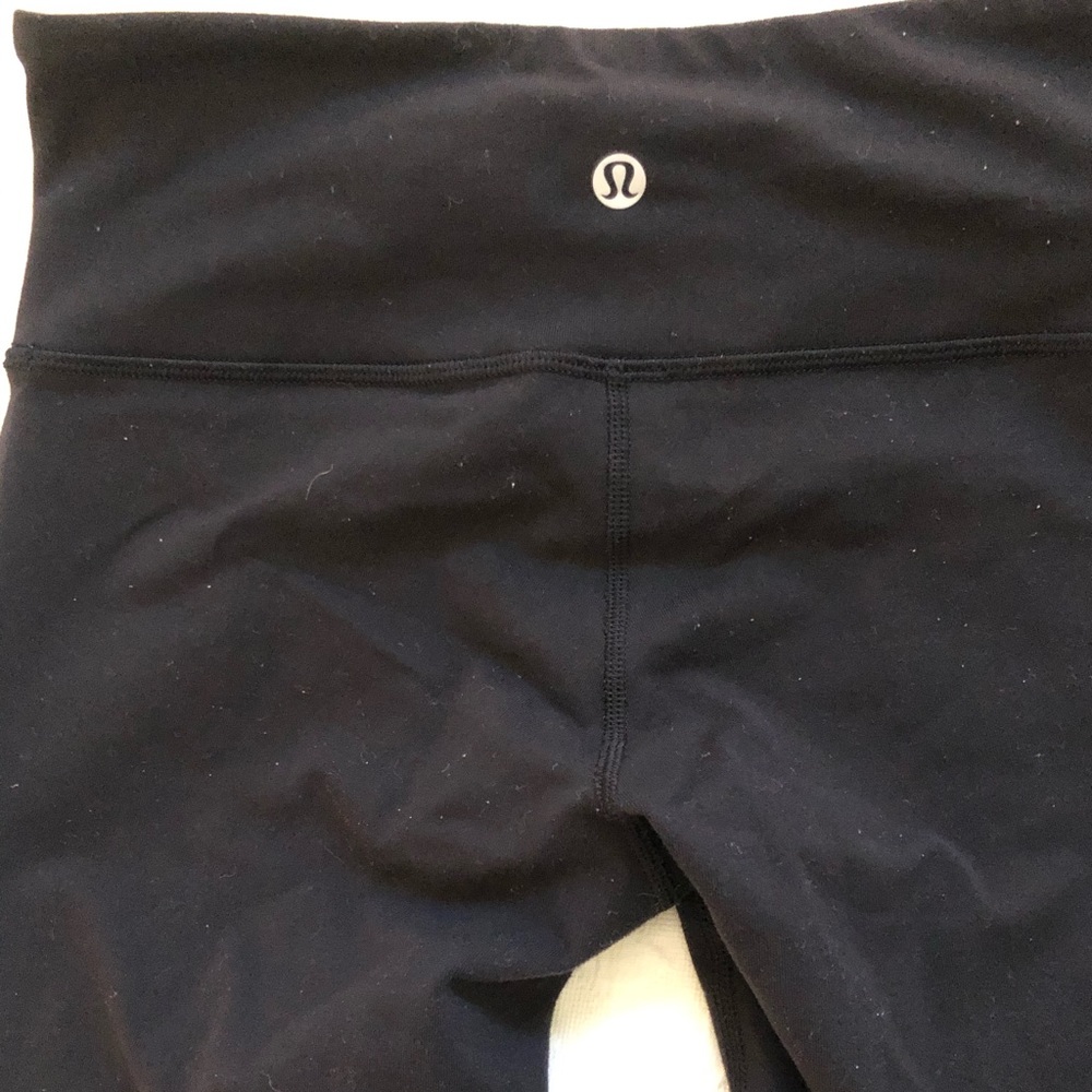 LULULEMON low rise wunder under capris